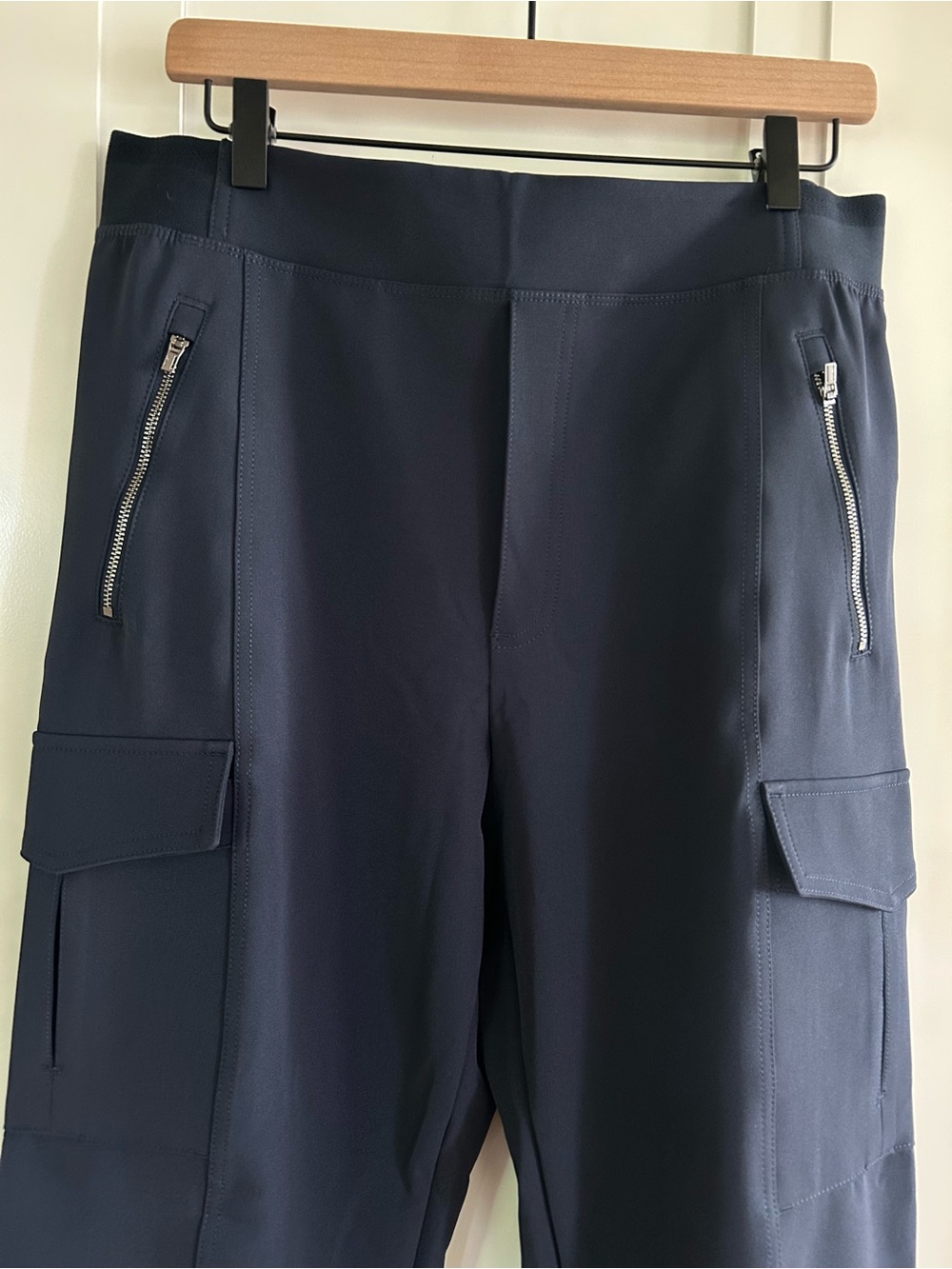 Athleta Highrise Navy Cargo pants - size 12 - NWOT - Picture 2 of 7